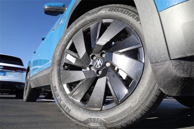new 2025 Volkswagen Atlas Cross Sport car, priced at $42,853