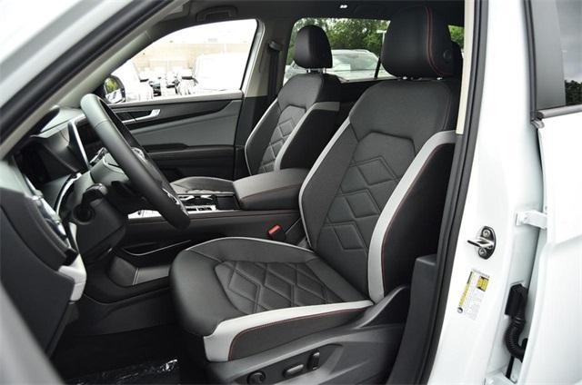 new 2025 Volkswagen Atlas car, priced at $40,995