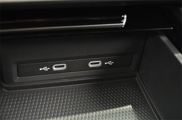 new 2025 Volkswagen Atlas car, priced at $40,995