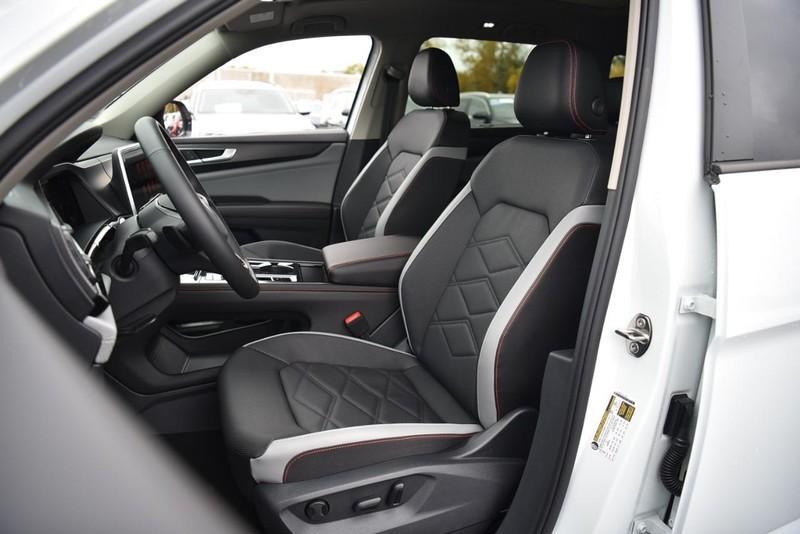 new 2025 Volkswagen Atlas car, priced at $45,502