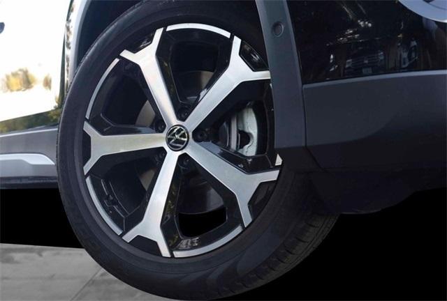 new 2025 Volkswagen Tiguan car, priced at $35,270