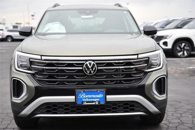 new 2025 Volkswagen Atlas car, priced at $45,880