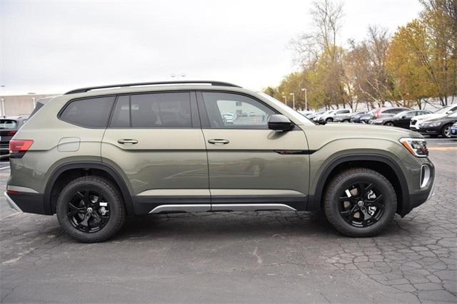 new 2025 Volkswagen Atlas car, priced at $45,880
