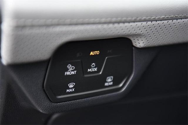 new 2025 Volkswagen Atlas car, priced at $45,880