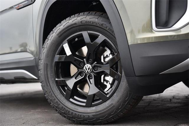 new 2025 Volkswagen Atlas car, priced at $45,880