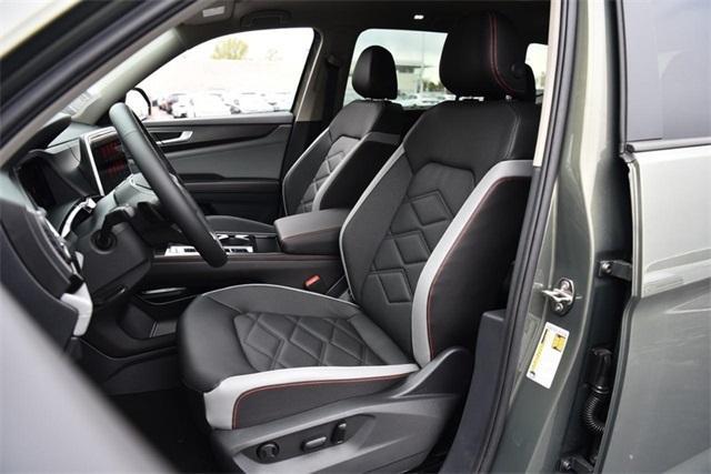 new 2025 Volkswagen Atlas car, priced at $45,880