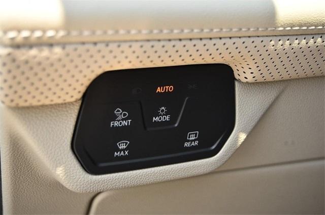 new 2025 Volkswagen Atlas car, priced at $48,670