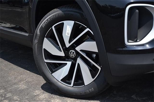 new 2025 Volkswagen Atlas car, priced at $48,670