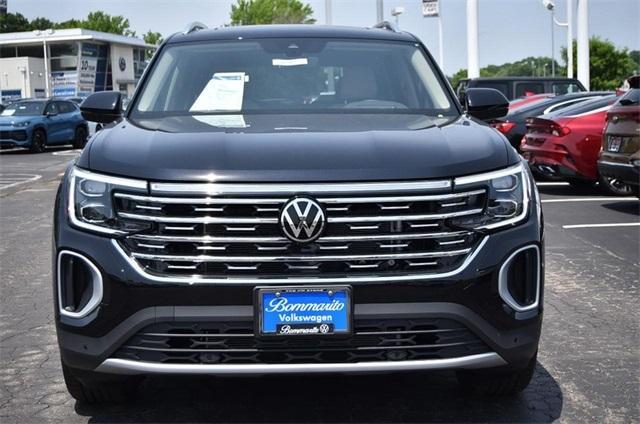 new 2025 Volkswagen Atlas car, priced at $48,670