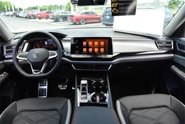 new 2025 Volkswagen Atlas car, priced at $47,396