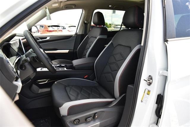 new 2025 Volkswagen Atlas car, priced at $47,396