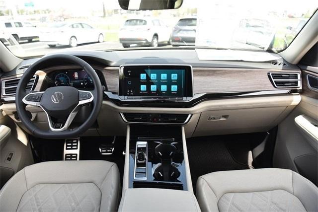 new 2025 Volkswagen Atlas car, priced at $51,548