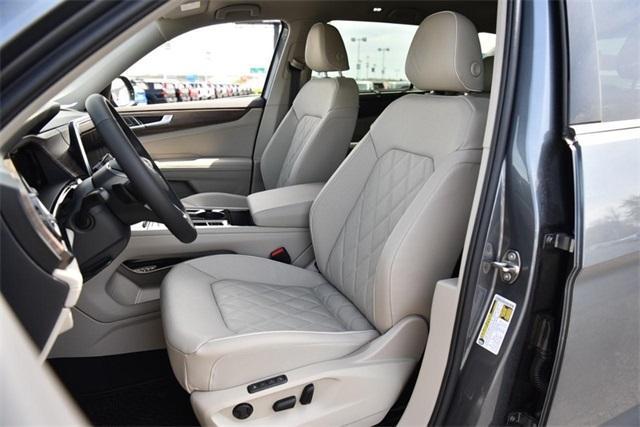 new 2025 Volkswagen Atlas car, priced at $51,548