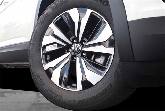 new 2025 Volkswagen Atlas Cross Sport car, priced at $34,764