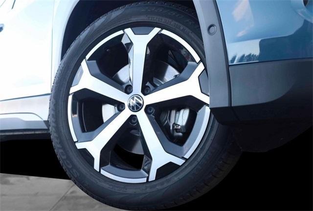 new 2025 Volkswagen Tiguan car, priced at $34,814