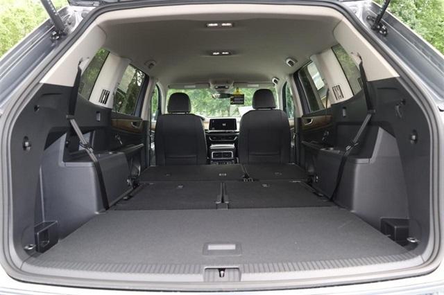 new 2025 Volkswagen Atlas car, priced at $37,643