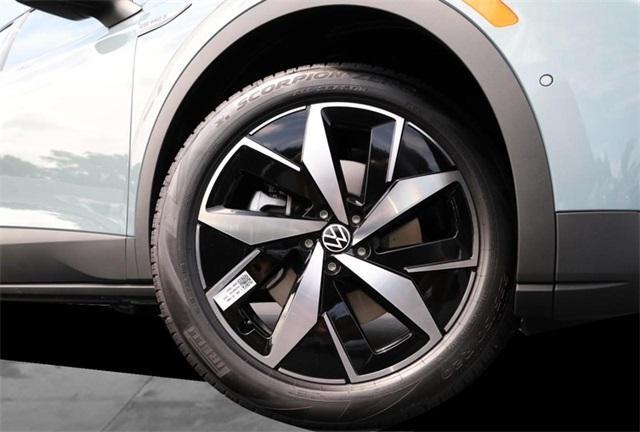 new 2025 Volkswagen ID.4 car, priced at $49,841