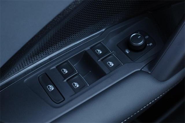 new 2025 Volkswagen Tiguan car, priced at $35,270