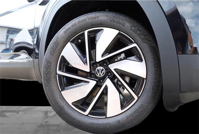 new 2025 Volkswagen Atlas car, priced at $45,572