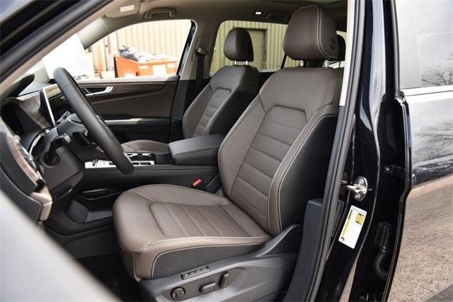 new 2025 Volkswagen Atlas car, priced at $46,670