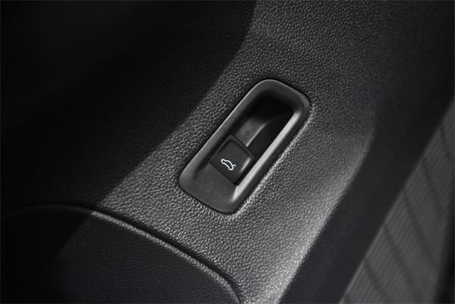 new 2025 Volkswagen Atlas car, priced at $46,670