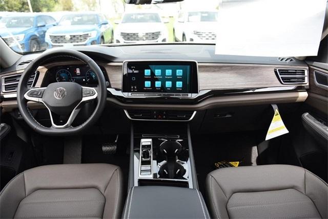 new 2025 Volkswagen Atlas car, priced at $46,670