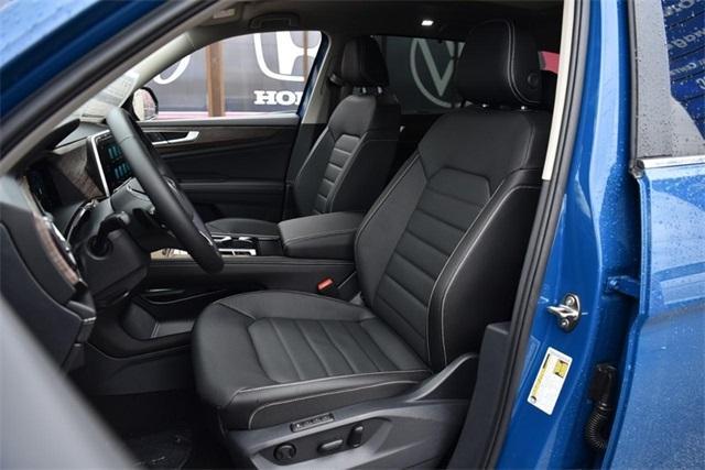 new 2025 Volkswagen Atlas car, priced at $47,670
