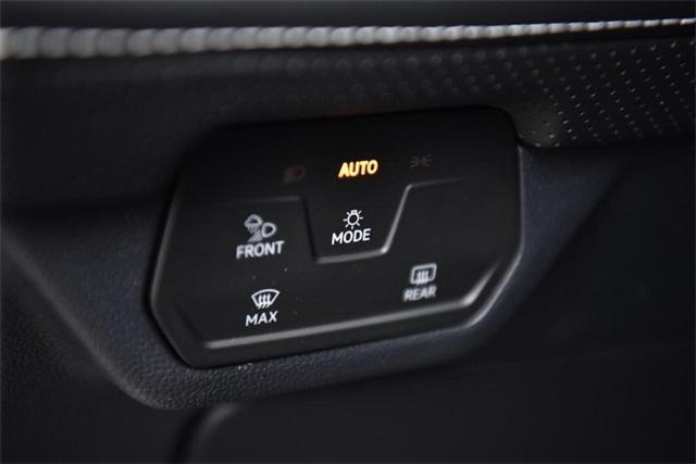 new 2025 Volkswagen Atlas car, priced at $47,670