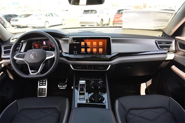 new 2025 Volkswagen Atlas car, priced at $46,396