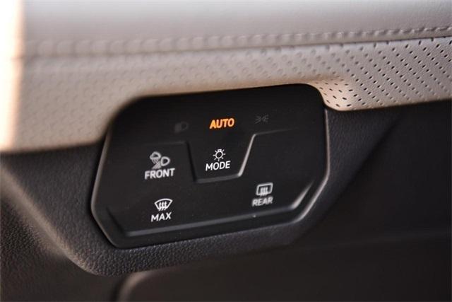 new 2025 Volkswagen Atlas car, priced at $46,396
