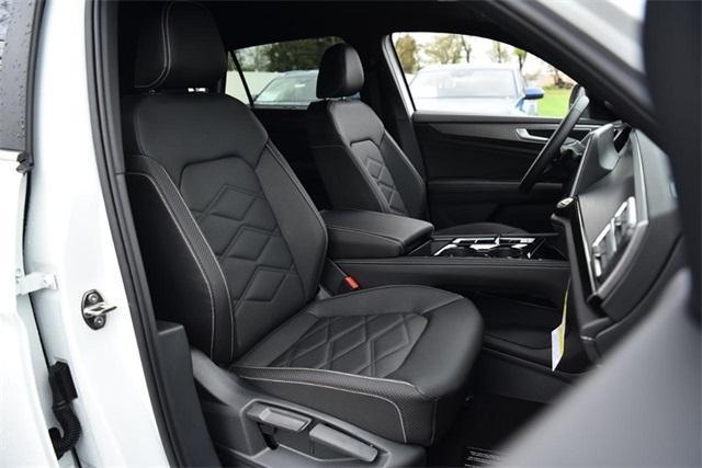 new 2025 Volkswagen Atlas Cross Sport car, priced at $42,059