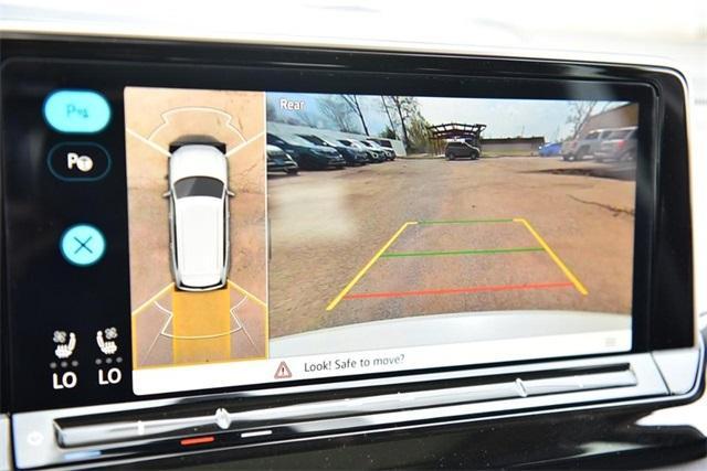 new 2025 Volkswagen Atlas car, priced at $52,348