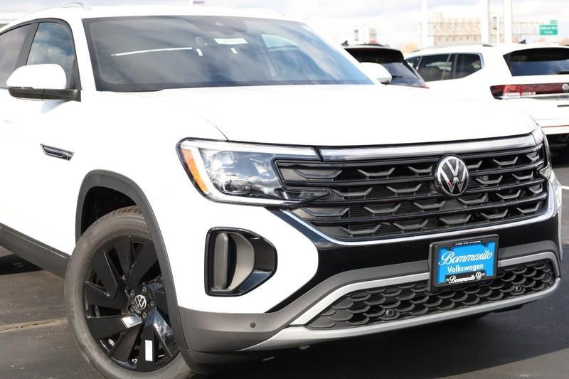 new 2025 Volkswagen Atlas Cross Sport car, priced at $44,103