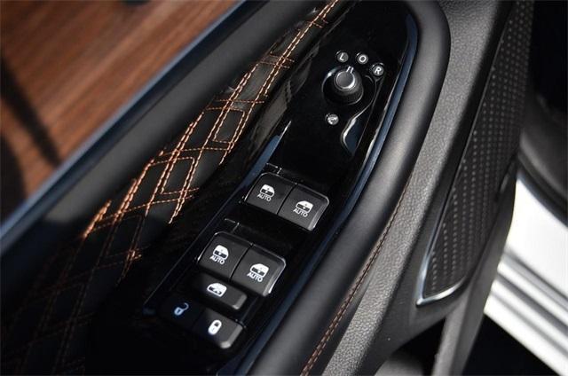 used 2022 Jeep Grand Cherokee car, priced at $36,755