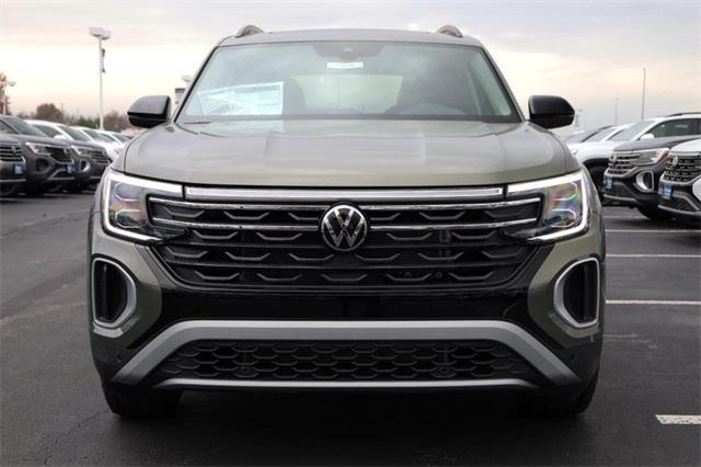 new 2025 Volkswagen Atlas car, priced at $46,517