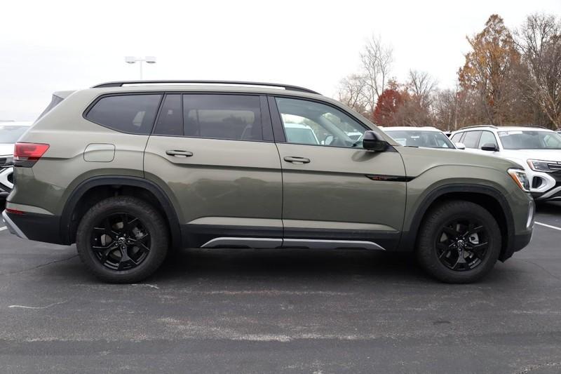 new 2025 Volkswagen Atlas car, priced at $46,017