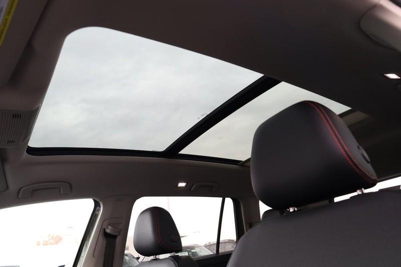 new 2025 Volkswagen Atlas car, priced at $46,017