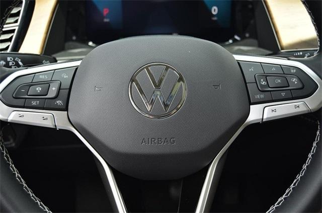 new 2025 Volkswagen Atlas car, priced at $40,500
