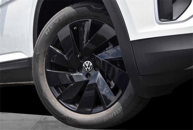 new 2025 Volkswagen Atlas car, priced at $40,500