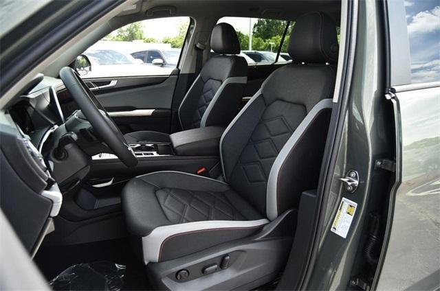new 2025 Volkswagen Atlas car, priced at $45,077