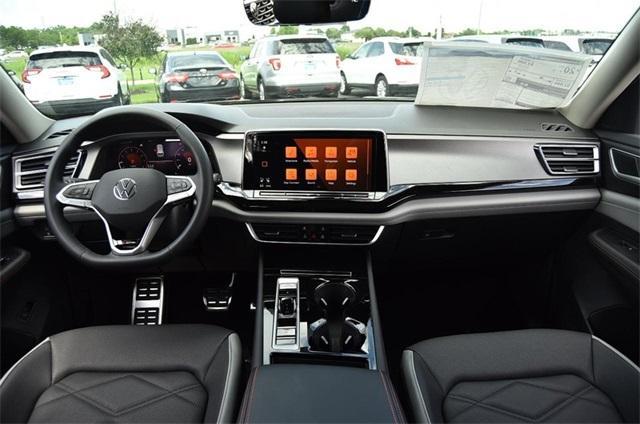 new 2025 Volkswagen Atlas car, priced at $45,077