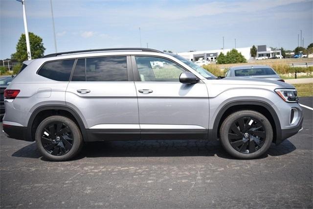 new 2024 Volkswagen Atlas car, priced at $39,663