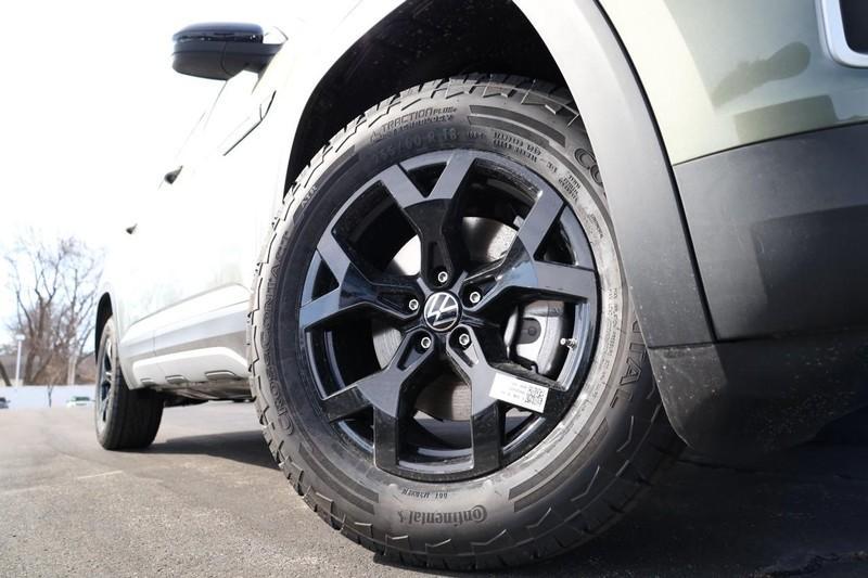 new 2025 Volkswagen Atlas car, priced at $46,017