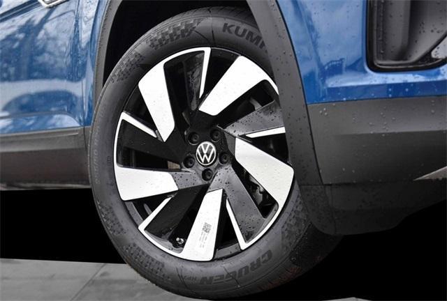 new 2025 Volkswagen Atlas Cross Sport car, priced at $42,059