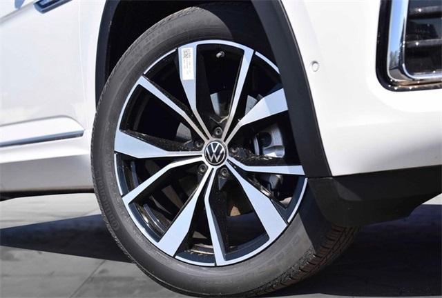 new 2025 Volkswagen Atlas Cross Sport car, priced at $51,956