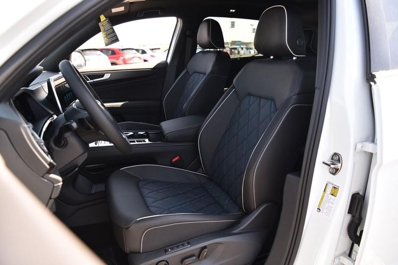 new 2025 Volkswagen Atlas Cross Sport car, priced at $51,456