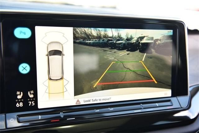 new 2025 Volkswagen Atlas car, priced at $44,573