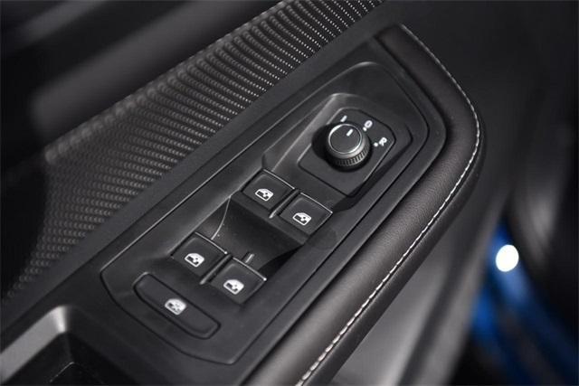 new 2025 Volkswagen Atlas Cross Sport car, priced at $43,776