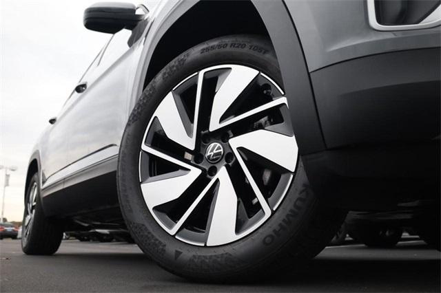 new 2026 Volkswagen Atlas car, priced at $46,947