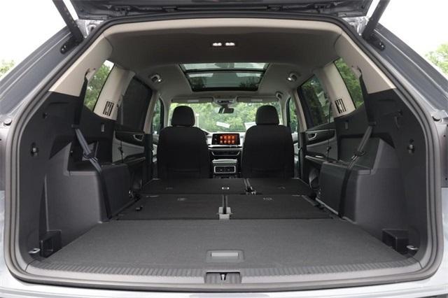 new 2025 Volkswagen Atlas car, priced at $44,514